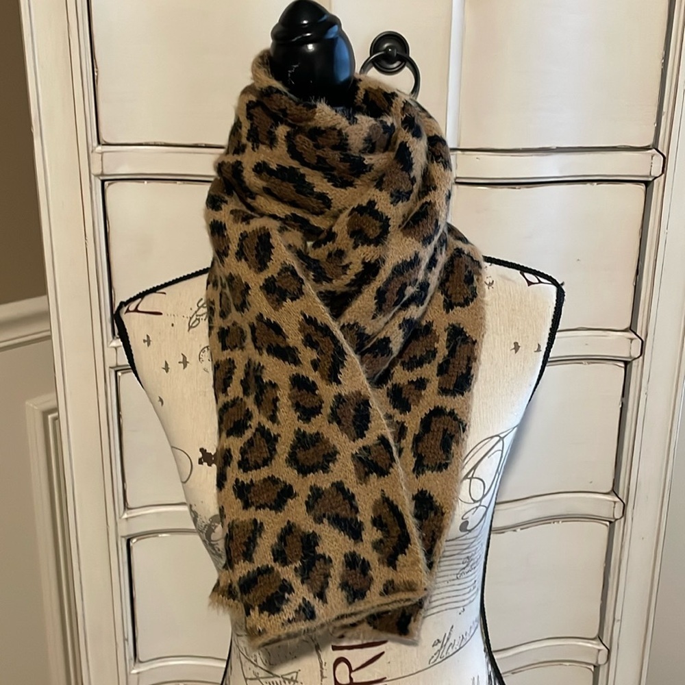 Altar'd State Brown and Black Leopard Print Faux Fur Scarf